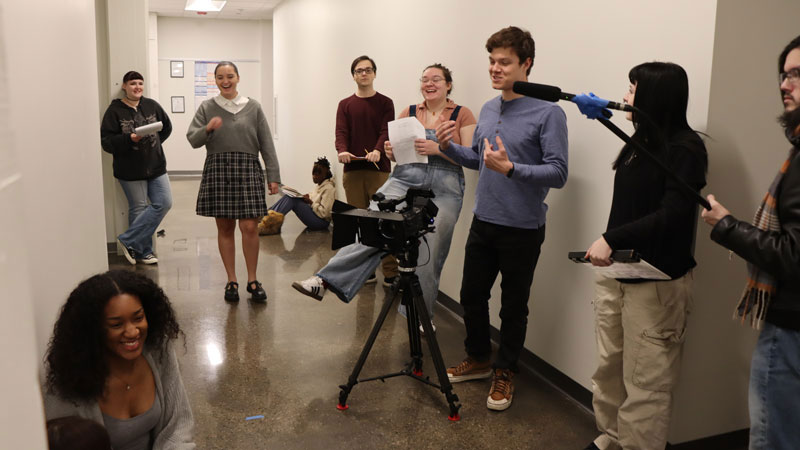 Behind the scenes of "The Middle"