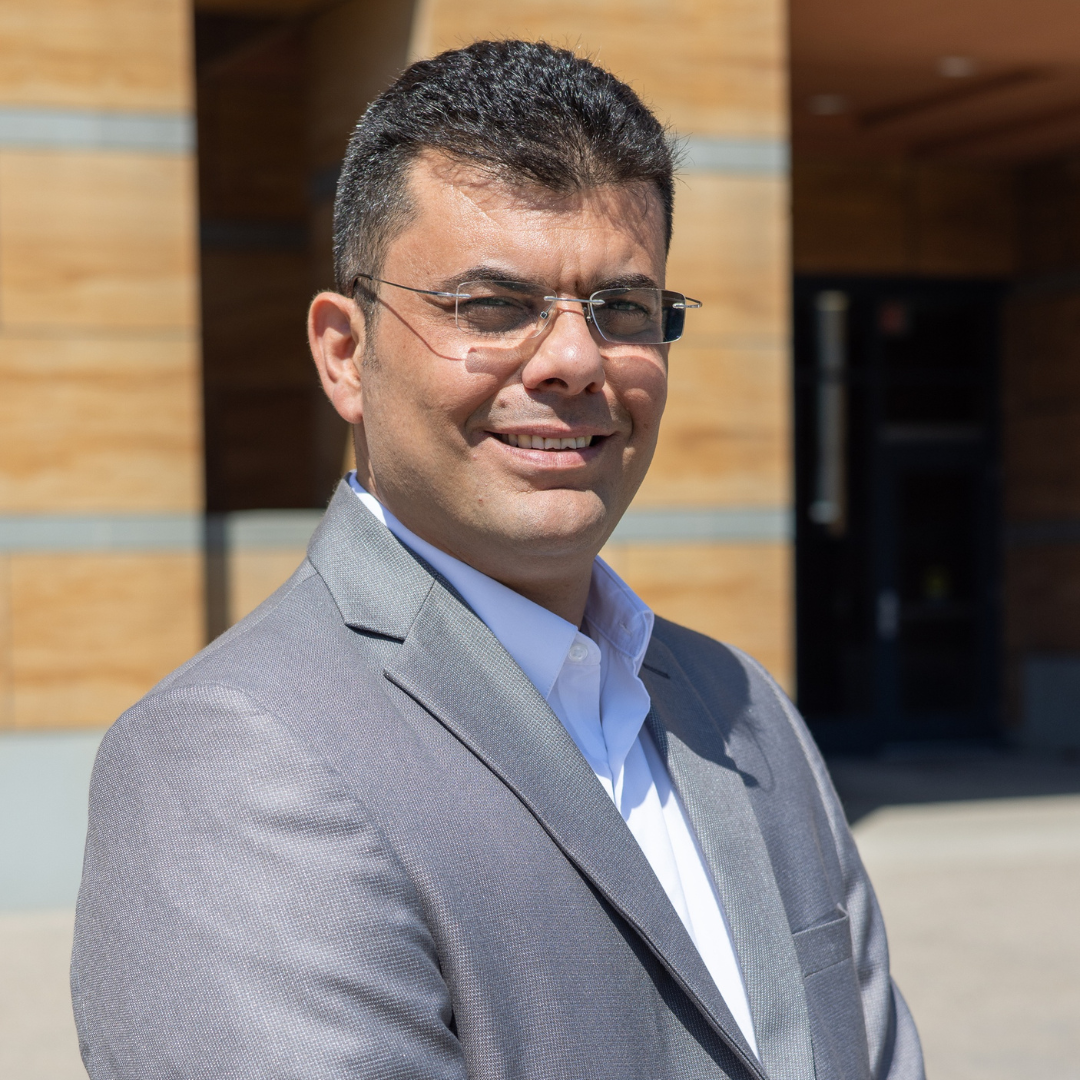 New faculty headshots f25 - 7