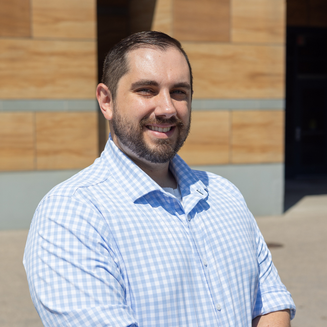 New faculty headshots f25 - 5