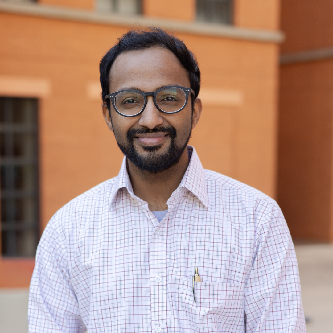 New faculty headshots f25 - 4