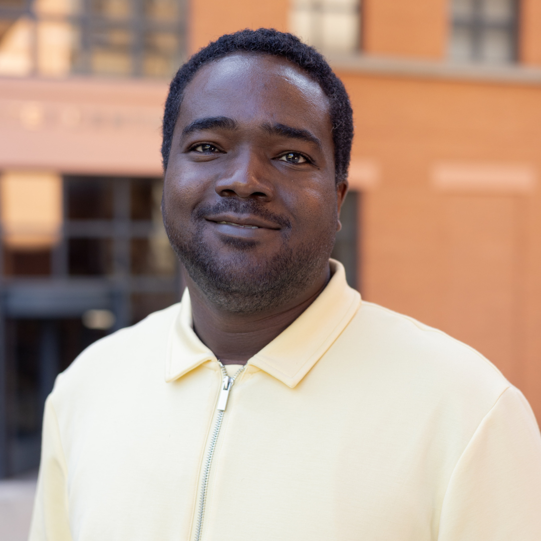 New faculty headshots f25 - 3