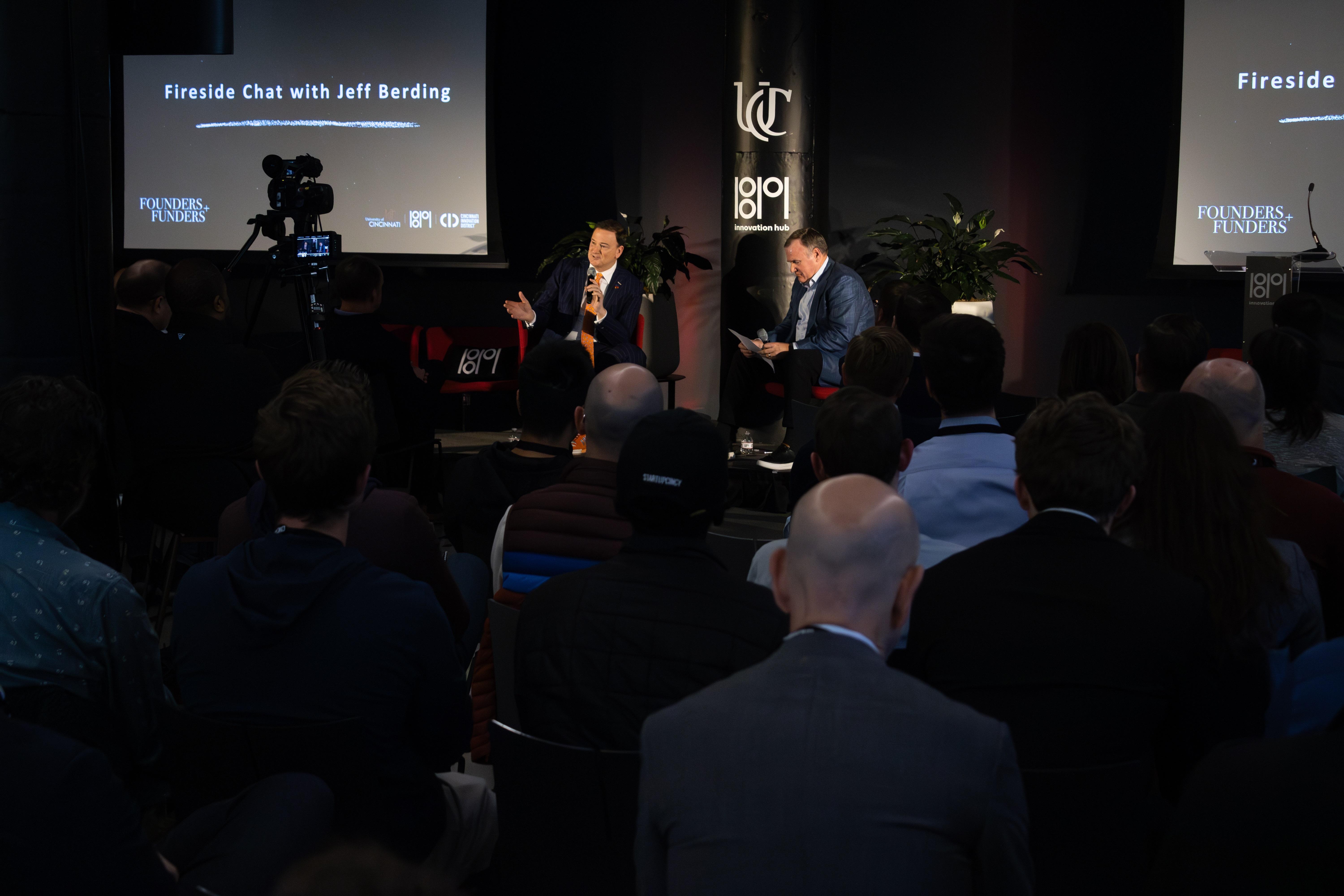 Jeff Berding answers questions from attendees. Photo/