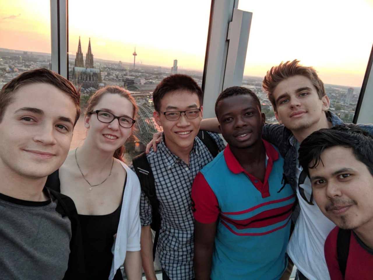 Laura Stegner stands with her peers from the RISE Germany Scholars program.