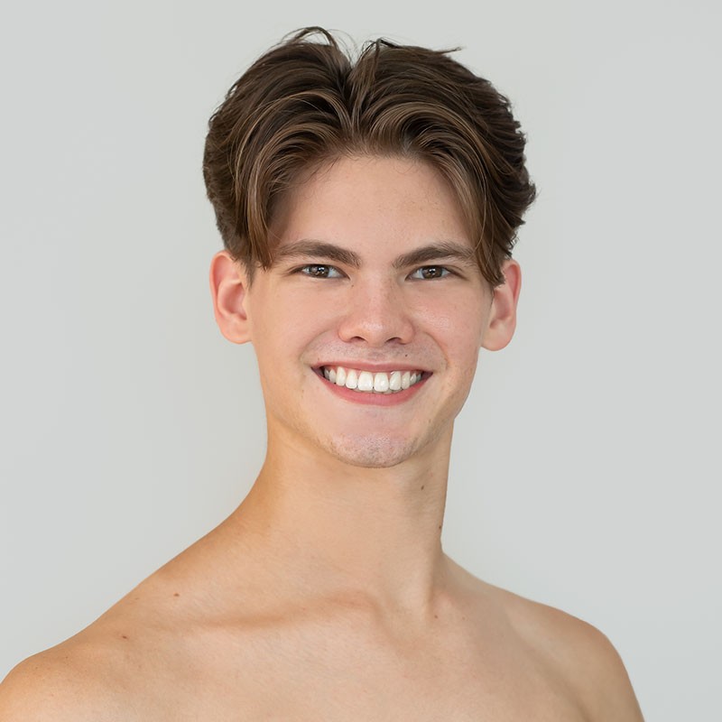 A headshot of Nicholas Bierwagen