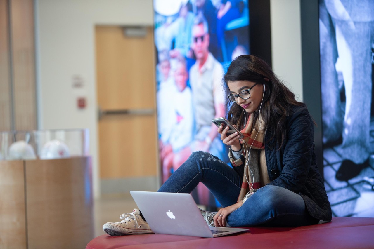 Happy
A student hangs out in the Lindner College of Business