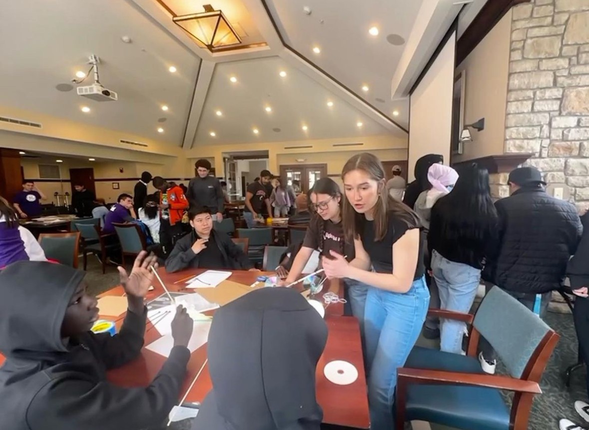 Marcela Palek tells high school students about STEM