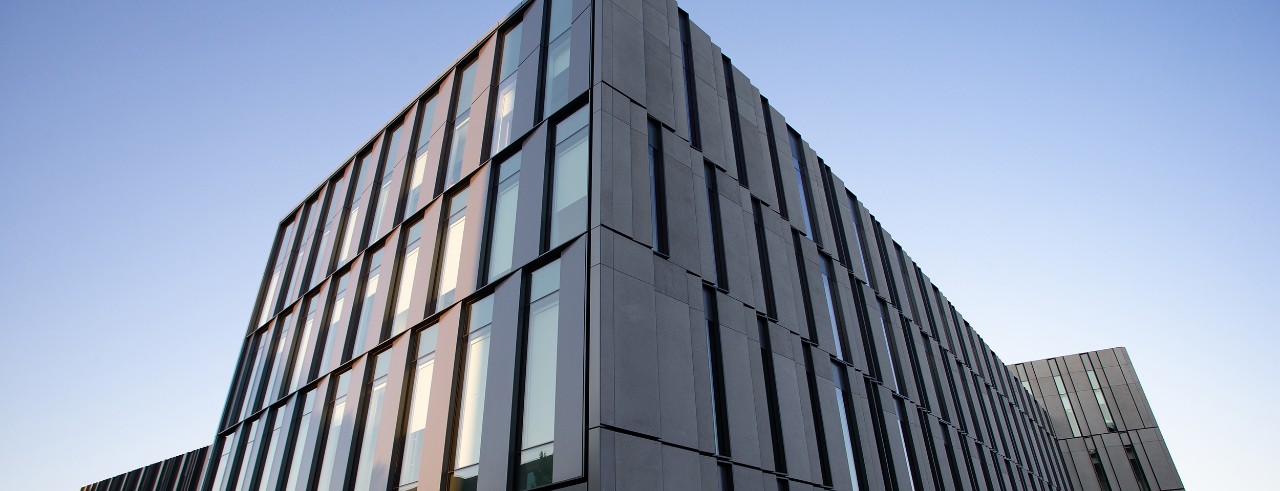 Carl H. Lindner College of Business exteior