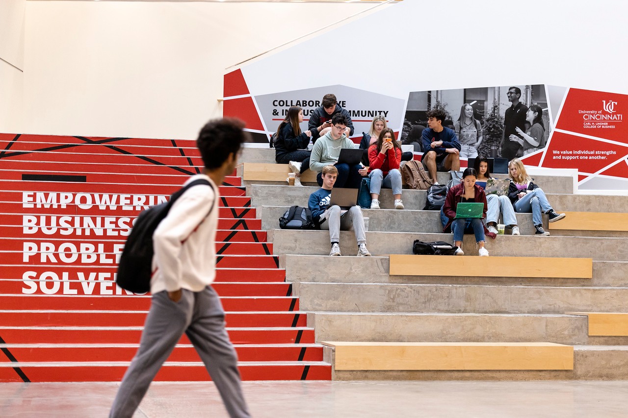 Lindner College of Business, Interiors