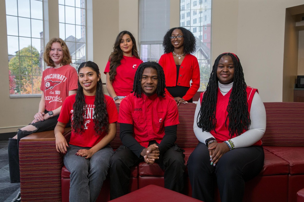 1st-Gen (First Gen, Gen-1) students at the Impact House.