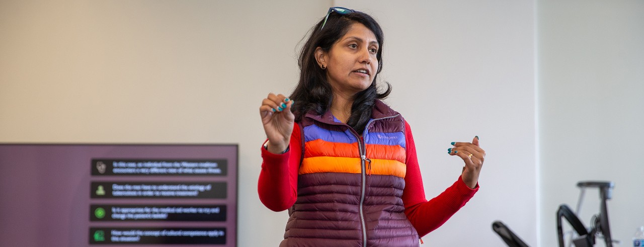 Priyanka Gudsoorkar teaches an undergraduate global public health course. 