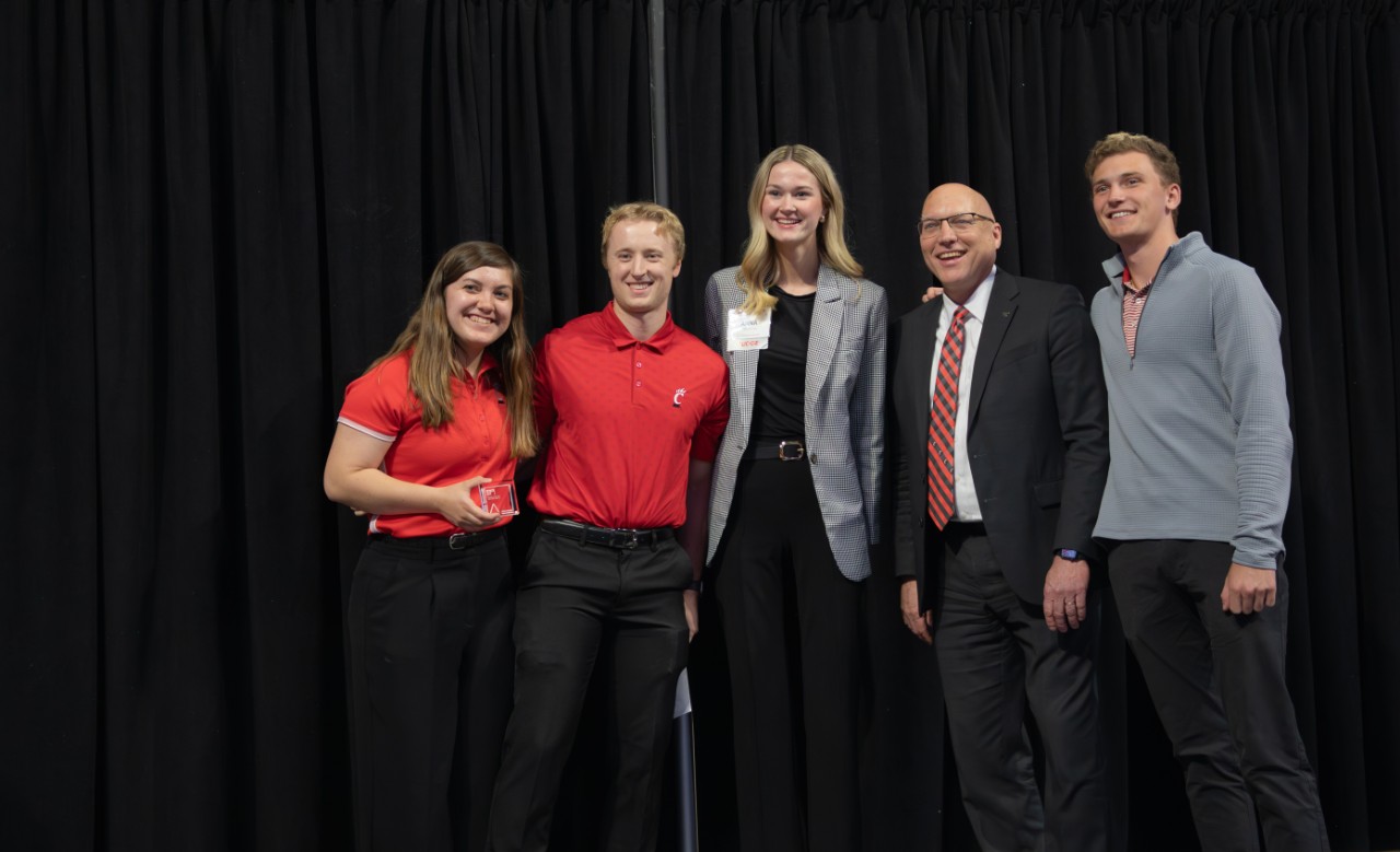 CurvAlign Spine team winning its award