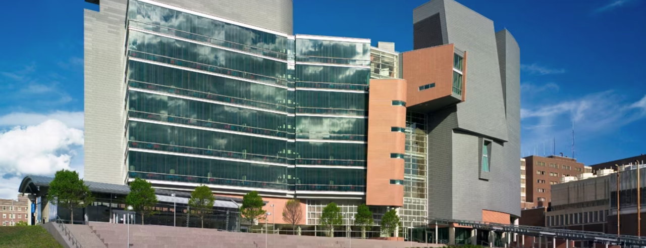 The exterior of the UC College of Medicine's CARE/CRAWLEY building 