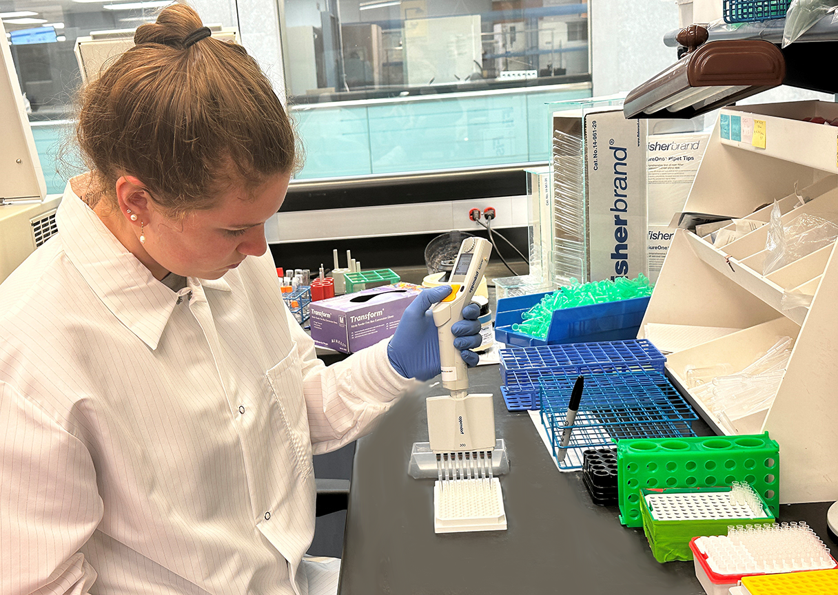 Lab testing at Hoxworth