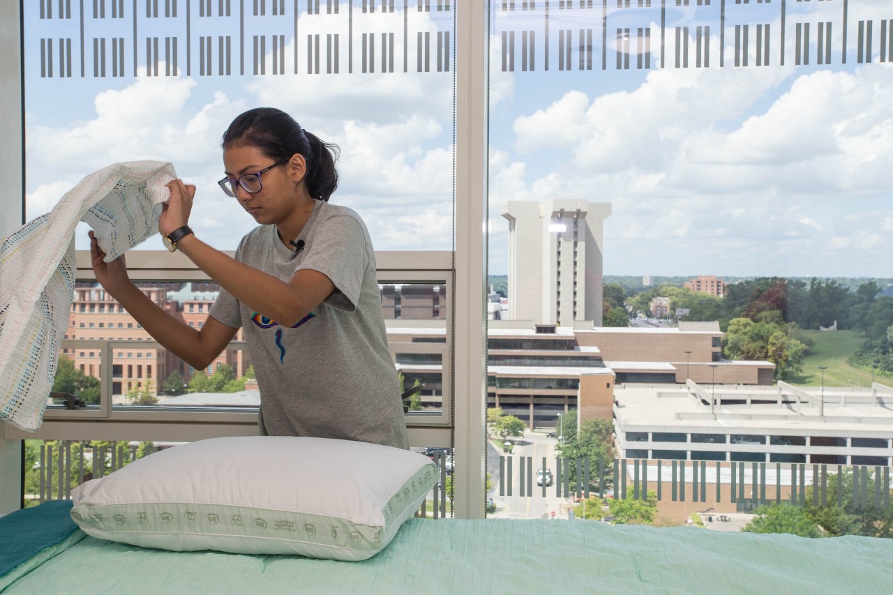 Sudarshan Pandey (boy) and Pranita Dhungana (girl) moving in to their dorms in Scioto. Both are from Nepal.