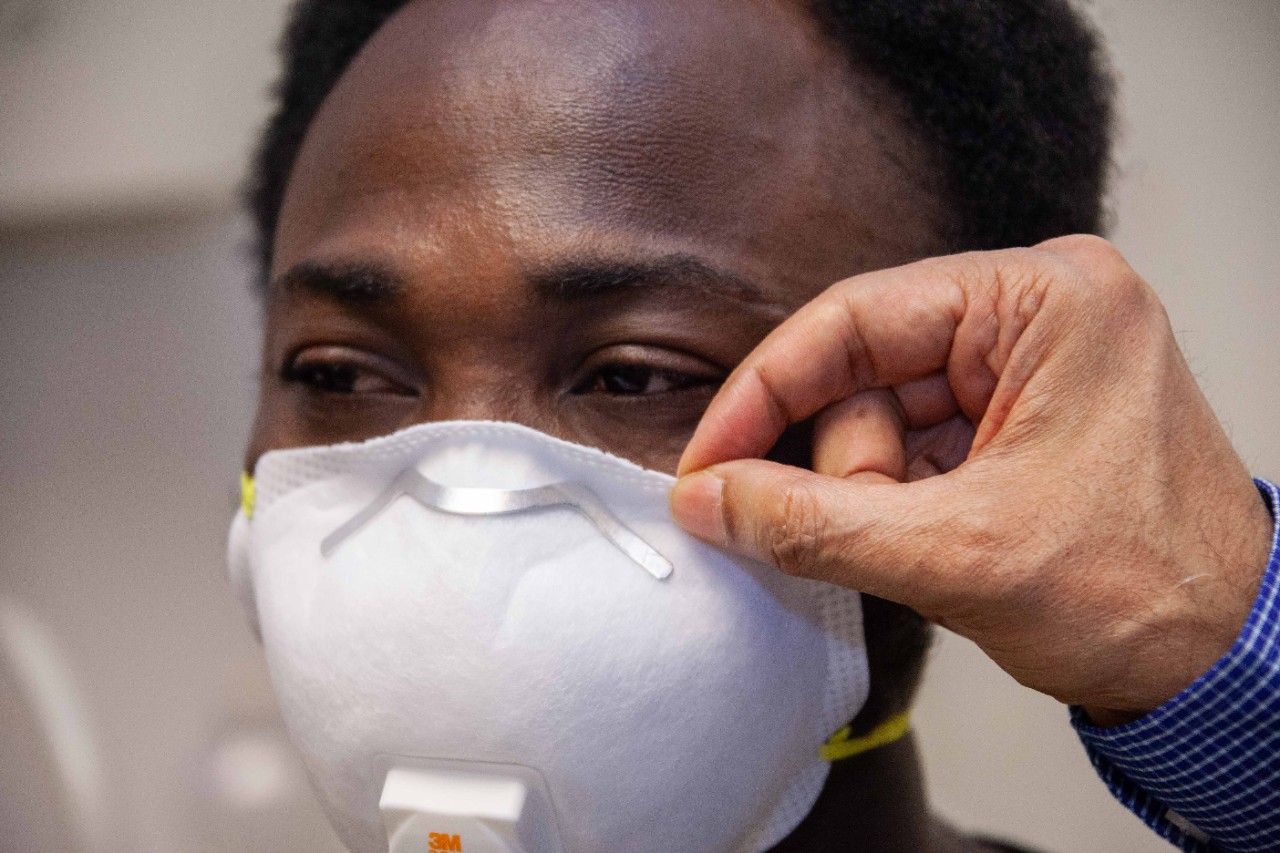 UC CEAS professor Rupak Banerjee and his students studied leaks from badly fitting N95 face masks, which can incread risk of coronavirus infection.