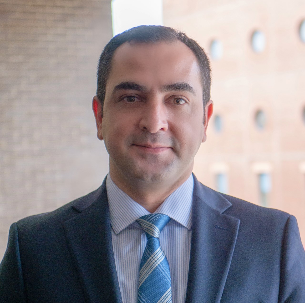 Mohammad Hosseinian headshot