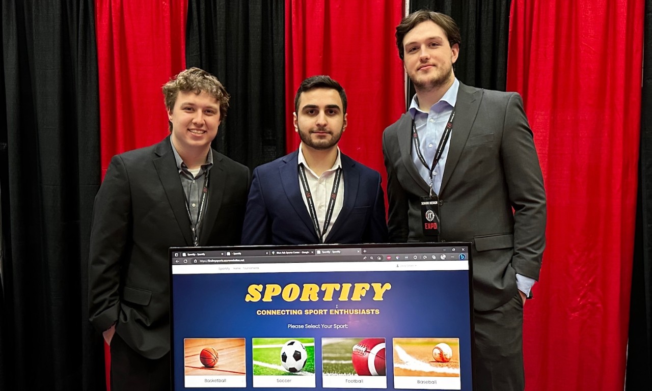Jack Otten presents at the University of Cincinnati’s IT Expo on April 11.