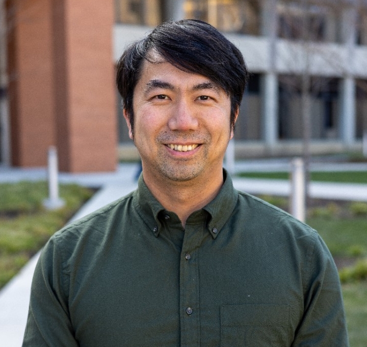 Headshot of Chaowen Guan